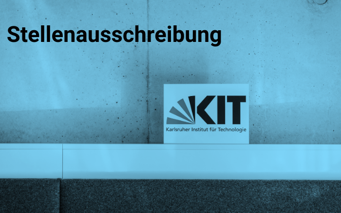 KIT Logo vor Betonwand