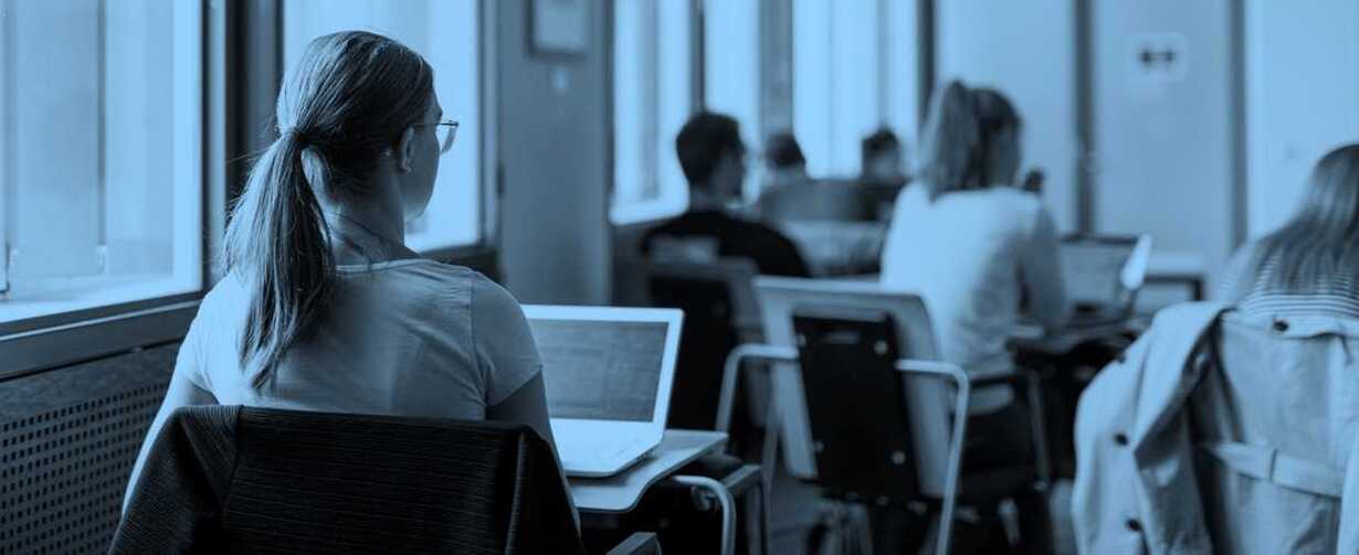 Studierende im Seminar